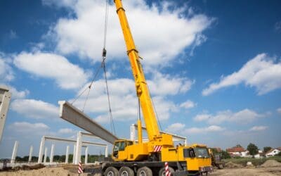 12 Advantages of Using a Crane Service for a New Construction